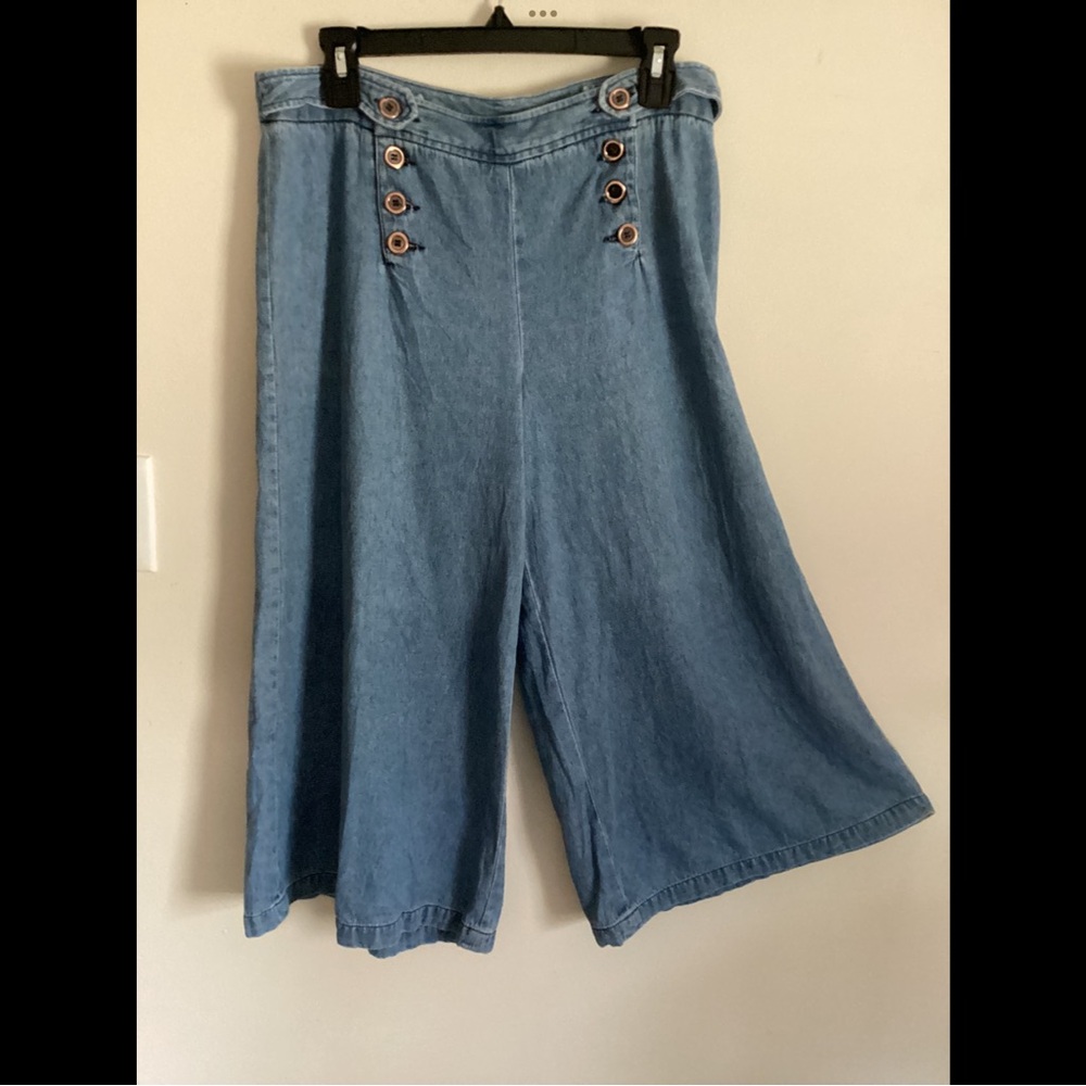 Versailles Distressed Denim Gaucho Pants Sailor Button Flap Front no pocket